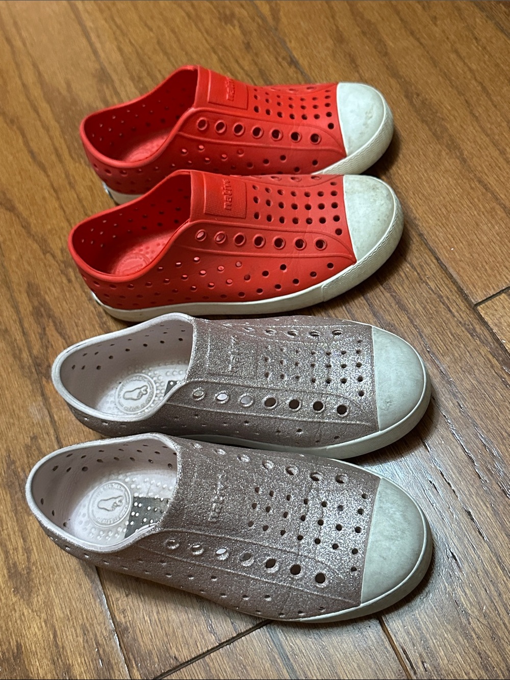 Native Kids Slip-On Sneakers in Red and Metallic pink bundle